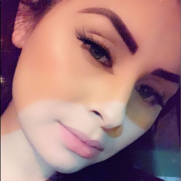 Meet your Posher, Ingred - Picture 1 of 2